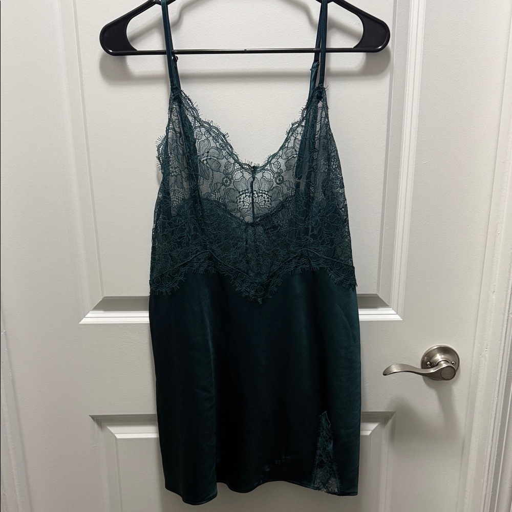 VS Emerald Mini Slip